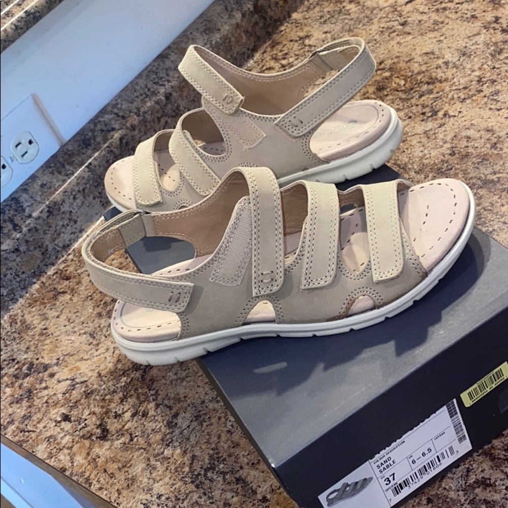 ecco sandals